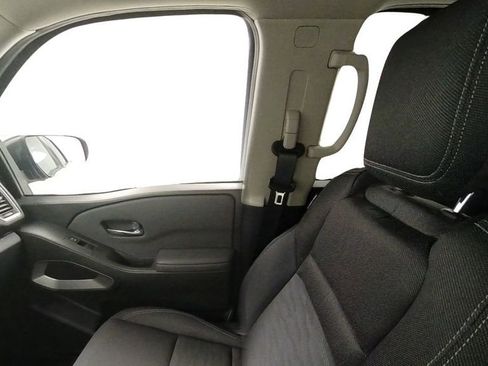 Used 2022 Nissan Frontier SV image 27