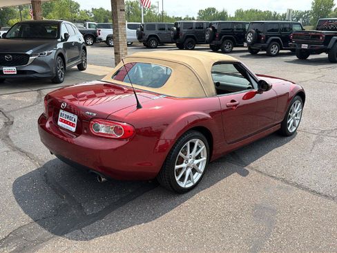 Used 2012 MAZDA MX-5 Miata Grand Touring w/ Premium Pkg RWD image 28