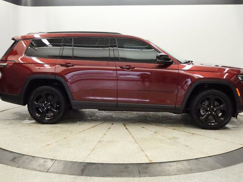 Used 2023 Jeep Grand Cherokee L Laredo image 8