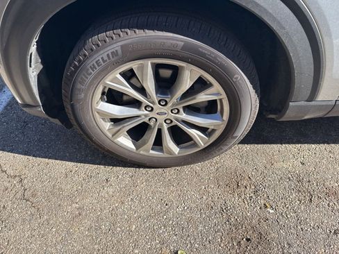 Used 2024 Ford Explorer XLT w/ Equipment Group 202A image 16