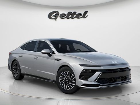 Used 2025 Hyundai Sonata Limited FWD image 2