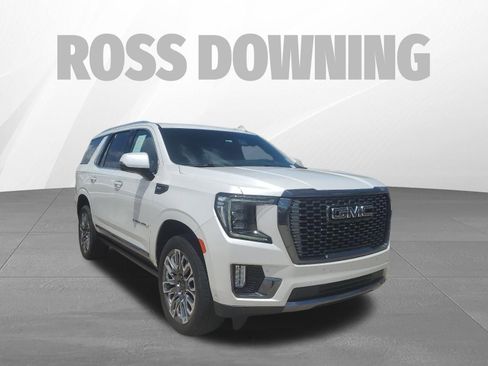 Used 2024 GMC Yukon Denali Ultimate AWD/4WD image 3