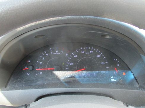 Used 2010 Toyota Camry LE FWD image 27