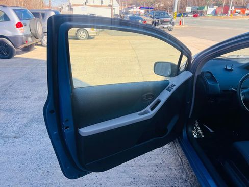 Used 2008 Toyota Yaris 2-Door Hatchback image 18