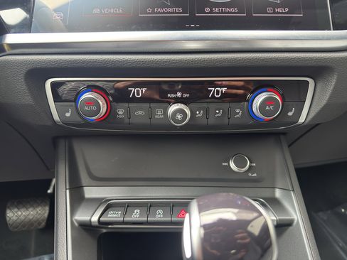 Certified 2025 Audi Q3 2.0T Premium w/ Black Optic Sport Package AWD/4WD image 22