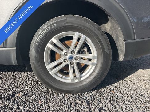 Used 2023 Ford Explorer XLT image 13