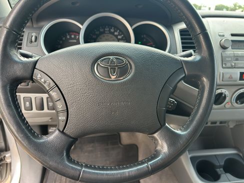 Used 2010 Toyota Tacoma PreRunner RWD image 16