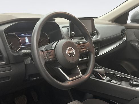 Used 2023 Nissan Rogue SV AWD/4WD image 7