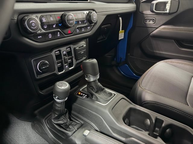 New 2026 Jeep Wrangler Unlimited Sahara w/ Whitecap Package AWD/4WD image 18