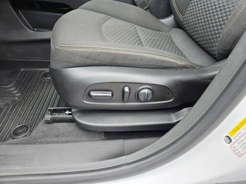 Used 2019 GMC Terrain SLE w/ Driver Convenience Package image 12