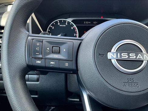 Used 2024 Nissan Rogue SV AWD/4WD image 10