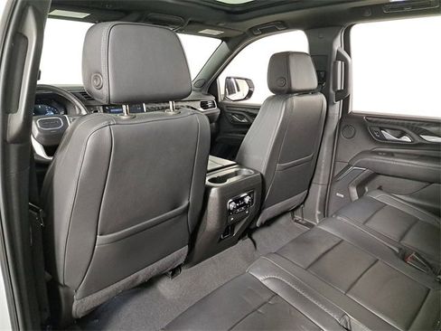 Used 2024 GMC Yukon XL Denali image 11