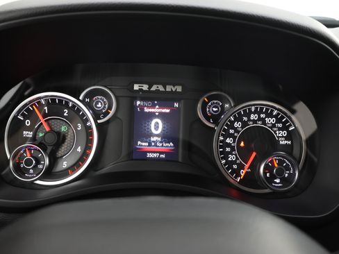 Used 2019 RAM 2500 Big Horn AWD/4WD image 10