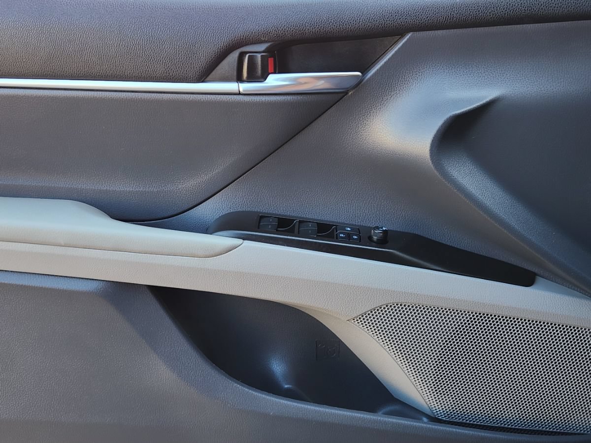 Used 2022 Toyota Camry LE FWD image 36