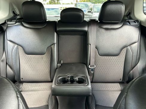 Used 2019 Jeep Compass Latitude image 13