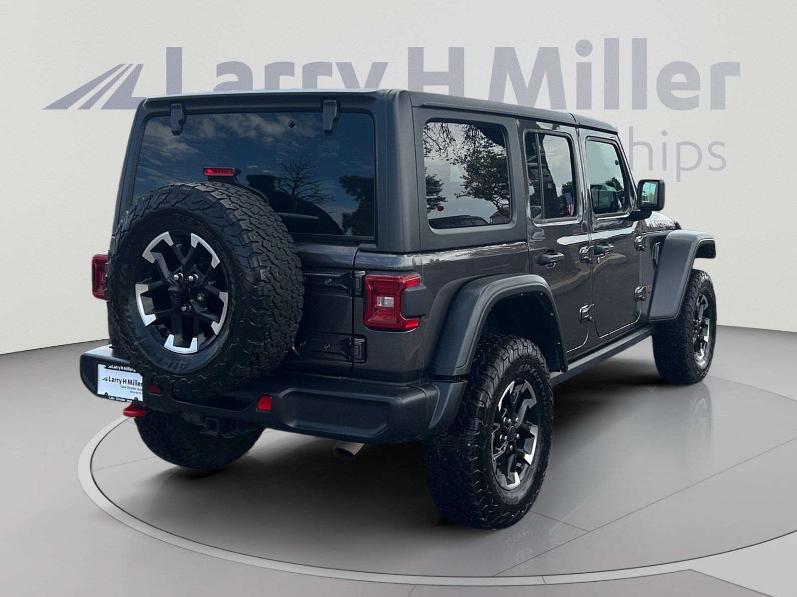 Used 2025 Jeep Wrangler Unlimited Rubicon AWD/4WD image 5