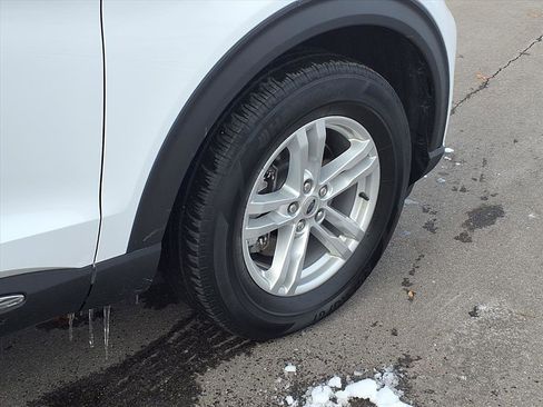 Used 2021 Ford Explorer XLT w/ Equipment Group 202A image 27