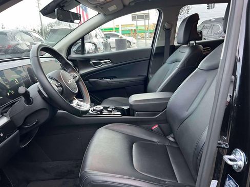 Used 2025 Kia Sportage EX image 15