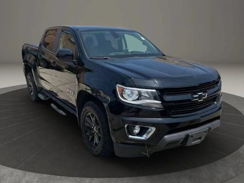 Used 2017 Chevrolet Colorado Z71 w/ Z71 Midnight Edition AWD/4WD image 11