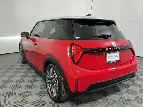 Certified 2025 MINI Cooper 2-Door Hardtop image 8