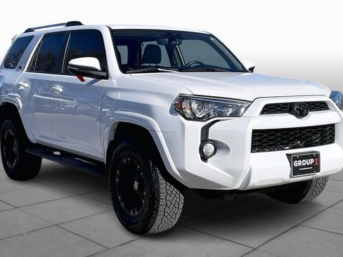 Used 2019 Toyota 4Runner SR5 Premium image 2