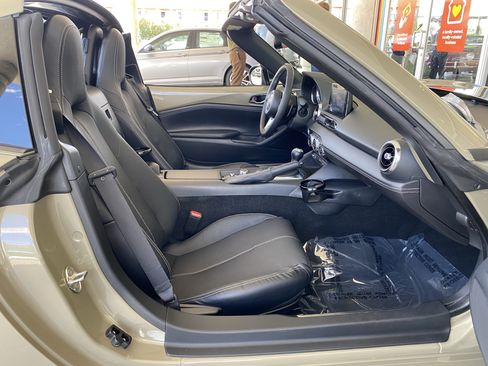 Certified 2023 MAZDA MX-5 Miata Grand Touring RWD image 36
