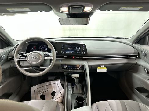 Used 2023 Hyundai Elantra SEL w/ Cargo Package FWD image 18