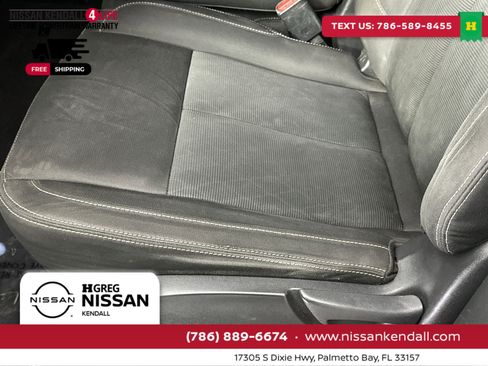 Used 2017 Nissan Titan SV image 16