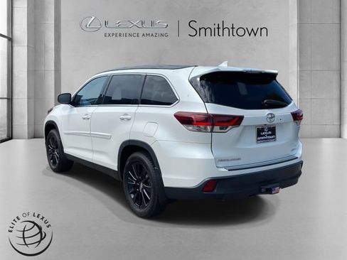 Used 2019 Toyota Highlander SE w/ Protection Package #3 AWD/4WD image 7