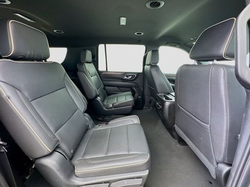 Used 2023 Chevrolet Suburban Premier image 20
