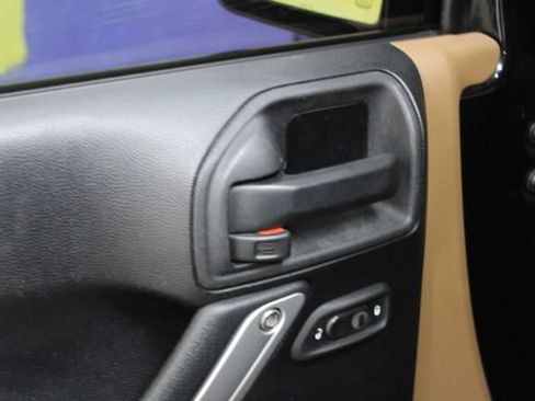 Used 2014 Jeep Wrangler Unlimited Sahara w/ Dual Top Group AWD/4WD image 12
