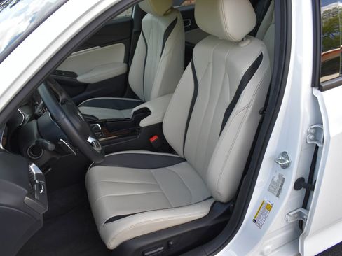 Used 2023 Acura Integra A-Spec image 19