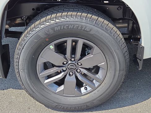 New 2026 Nissan Frontier SV w/ Tow Package image 7