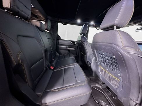 Used 2022 Ford Bronco Badlands w/ Sasquatch Package AWD/4WD image 31