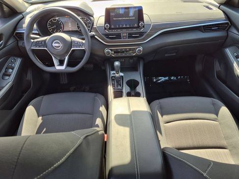 Used 2025 Nissan Altima 2.5 SV FWD image 26