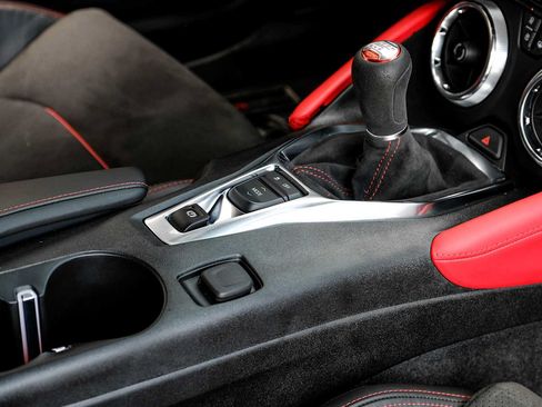 Used 2022 Chevrolet Camaro ZL1 RWD image 21