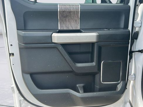 Used 2019 Ford F250 Lariat w/ Lariat Ultimate Package AWD/4WD image 18