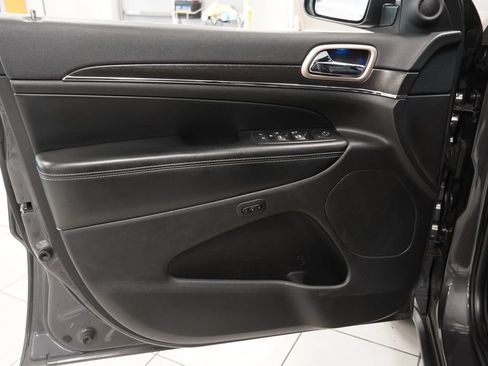 Used 2016 Jeep Grand Cherokee Limited AWD/4WD image 18