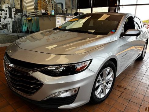 Used 2021 Chevrolet Malibu LT FWD image 7
