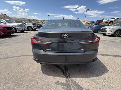 Used 2025 Toyota Camry SE FWD image 4