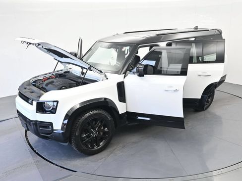 Used 2023 Land Rover Defender 130 X-Dynamic SE AWD/4WD image 38