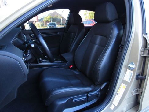 Used 2025 Honda Civic Sport image 14