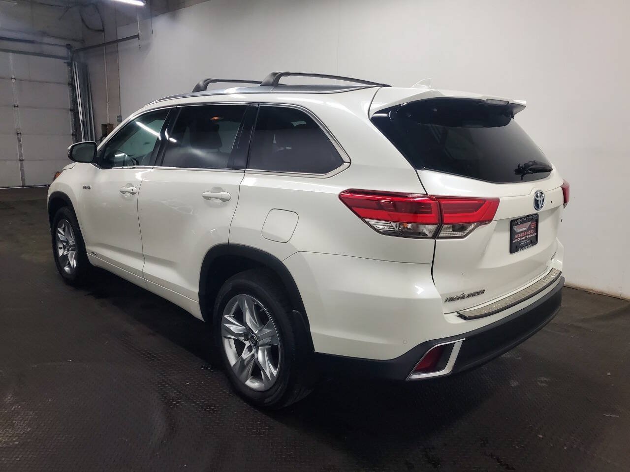Used 2019 Toyota Highlander Limited AWD/4WD image 5