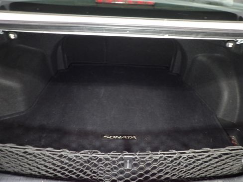 Used 2011 Hyundai Sonata SE w/ Navigation & Sunroof Pkg 4 FWD image 7