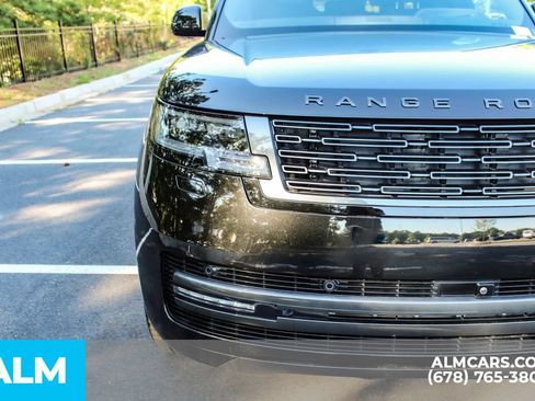 Used 2025 Land Rover Range Rover Long Wheelbase SE AWD/4WD image 11