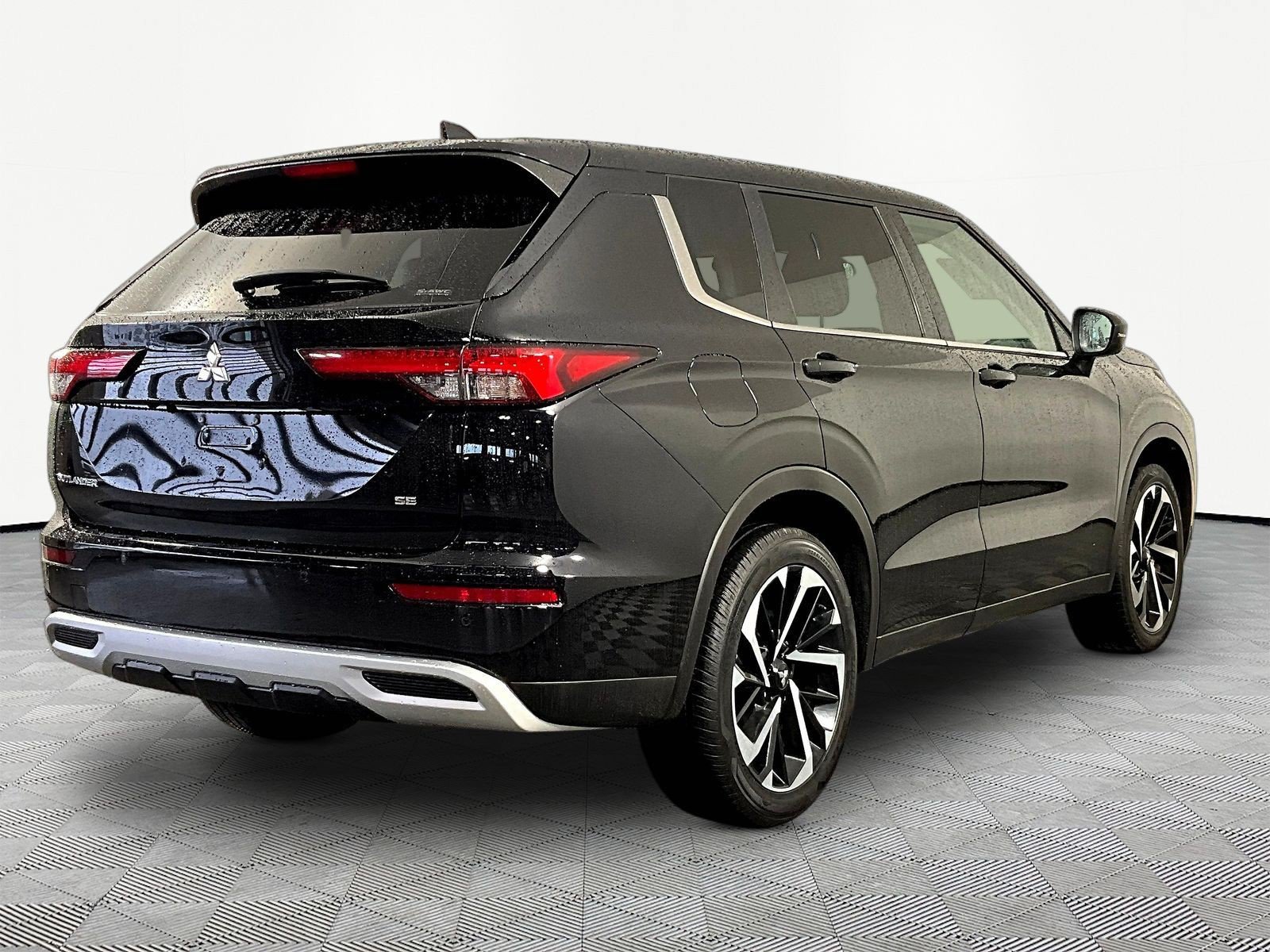 Used 2023 Mitsubishi Outlander SE AWD/4WD image 6