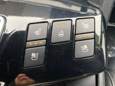 Used 2024 Kia Sportage SX image 12