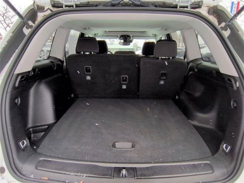 Used 2024 Jeep Grand Cherokee Laredo X image 24