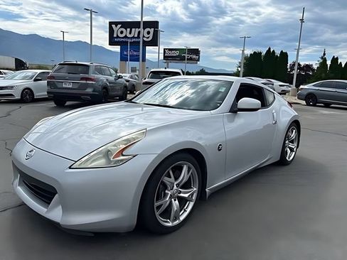 Used 2009 Nissan 370Z Touring w/ Sport Pkg RWD image 7