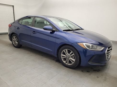 Used 2017 Hyundai Elantra SE image 11